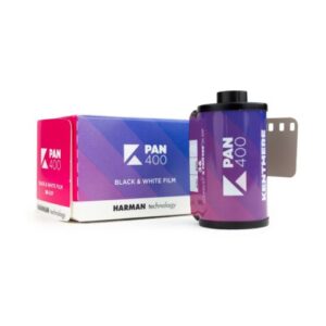 KENTMERE HARMAN PELLICOLA BW PAN 400 135-36 POSE
