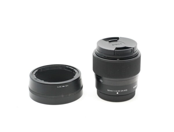 291186-01-SIGMA-56MMF14-DC-DN-PER-FUJIFILM.jpg